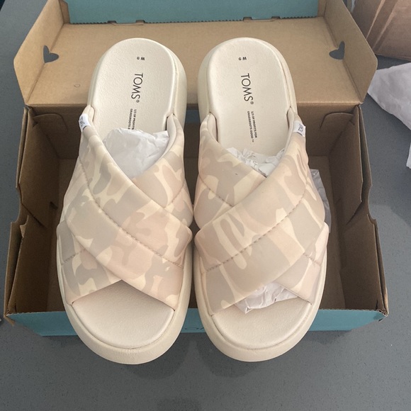 Brand New IN BOX Toms Crossover Sandal 🔥 - Picture 2 of 8
